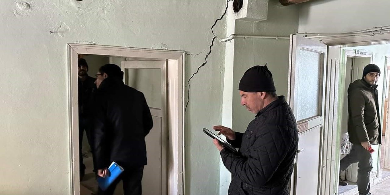 Karakoçan’da hasarlı binalar kontrol ediliyor