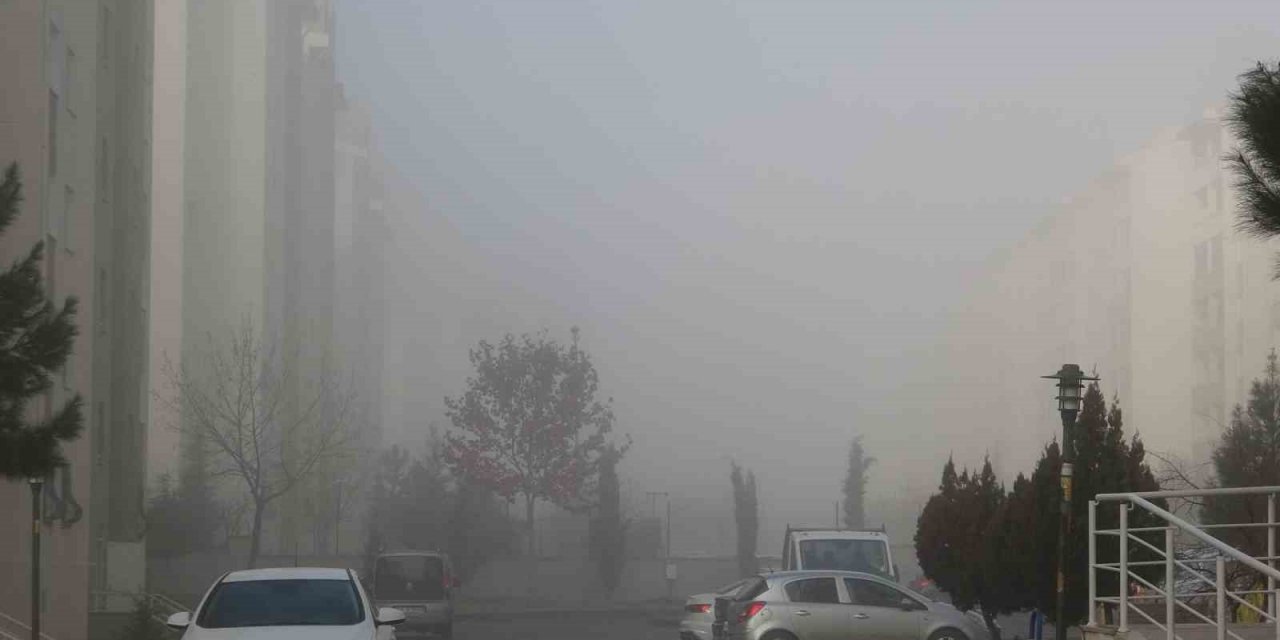 Diyarbakır güne yoğun sisle uyandı