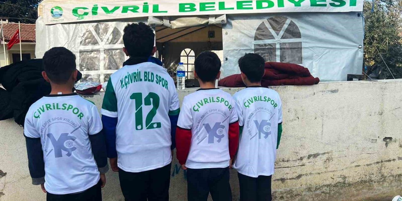 Yeşil Çivril Belediye Spor, depremzedelerle bir araya geldi