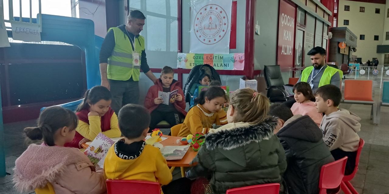 Kahramanmaraş’ta hastanede kalan çocuklara yönelik etkinlikler düzenleniyor