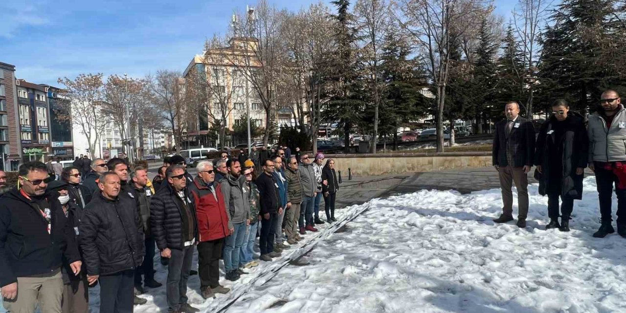 Kapadokya’da rehberler, depremde kaybettikleri meslektaşlarını andı