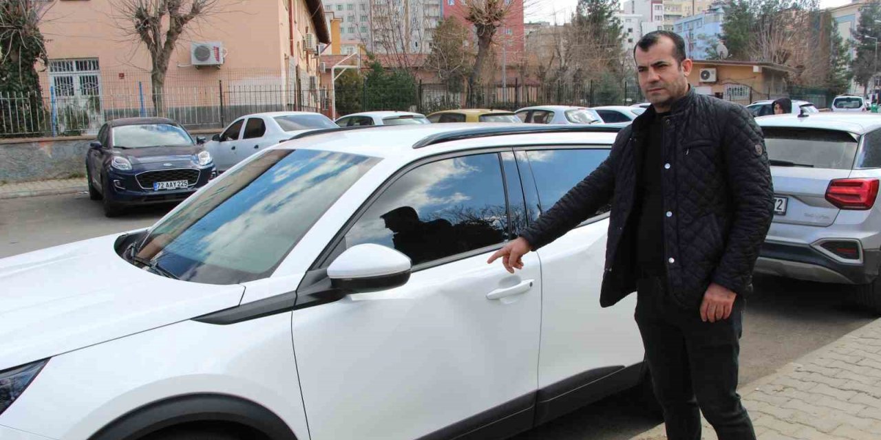 Batman’da park halindeki lüks otomobillere zarar verdiler