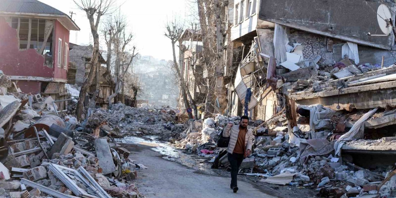 Sessizliğe bürünen Kahramanmaraş’ın ara sokakları havadan görüntülendi