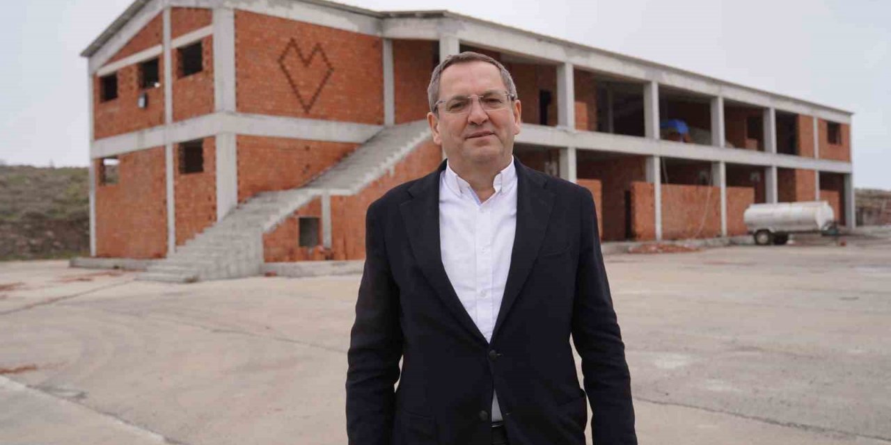 Ayvalık Belediyesi, Temizlik İşleri, Destek Ve Kademe Hizmetleri’ni tam donanımlı bir binada topluyor