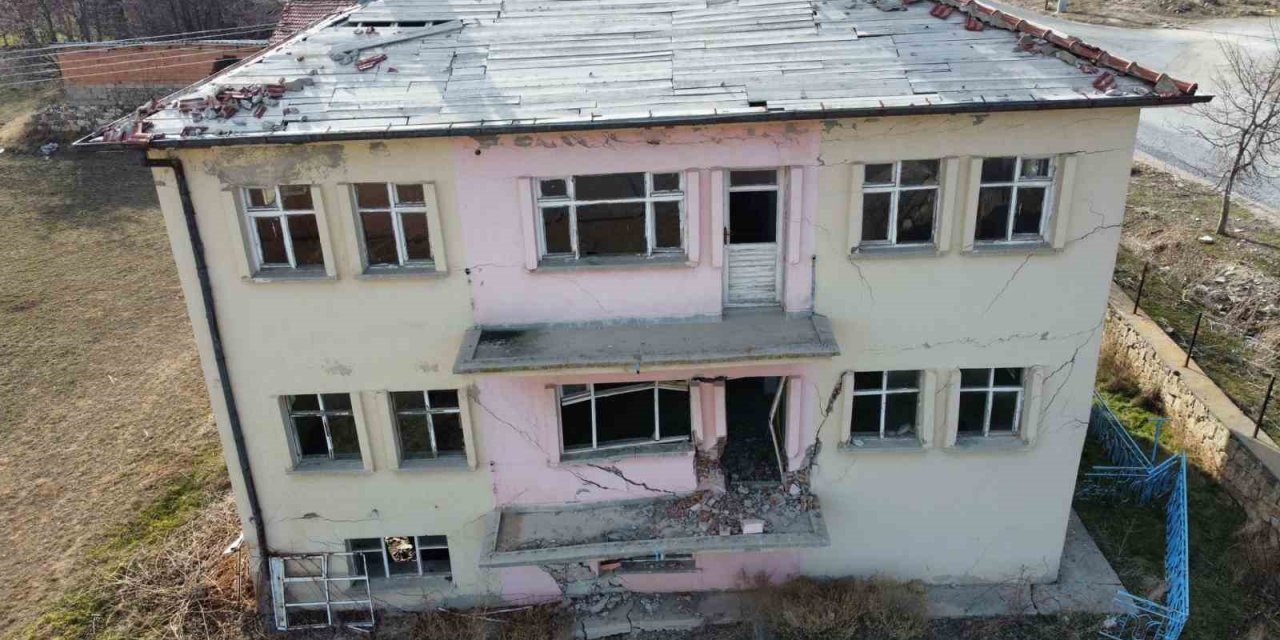 Bu görüntüler deprem bölgesindeki bir kentte değil, Afyonkarahisar’dan