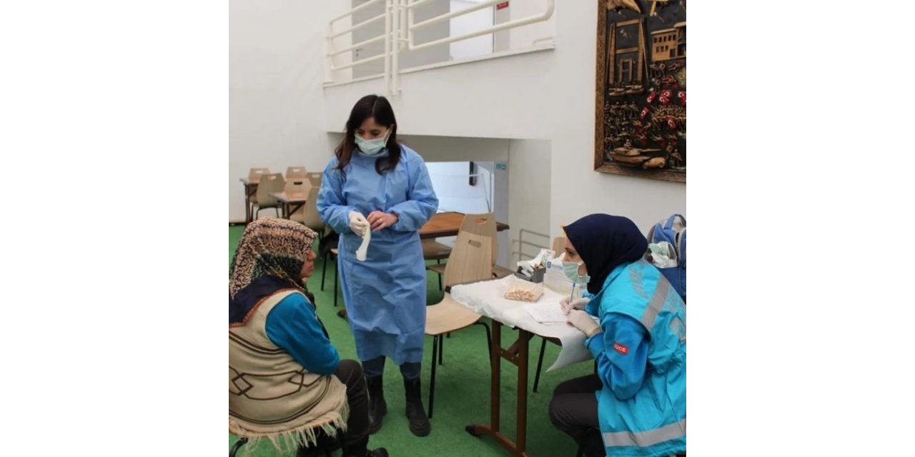 Depremzedelere sağlık hizmeti