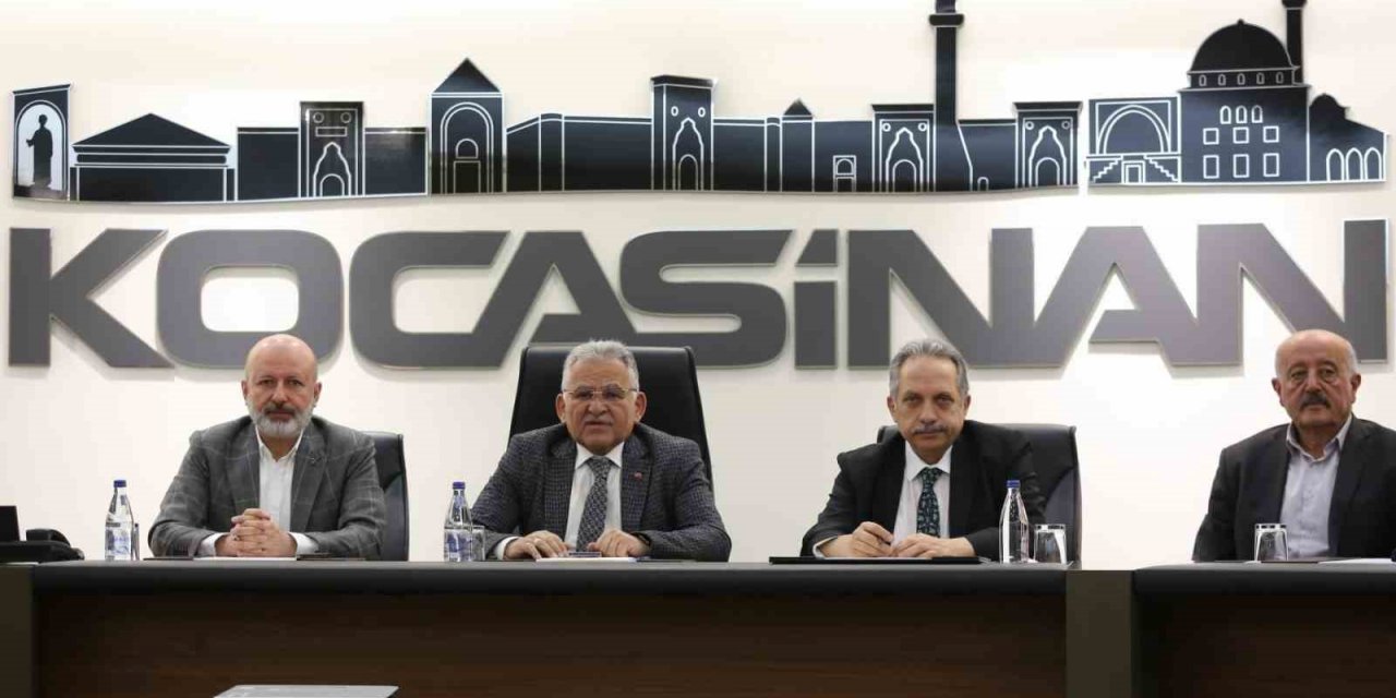 Başkan Çolakbayrakdar; “Çözüm merkezi, 7/24 saat çalışarak, yaraları sarıyor”