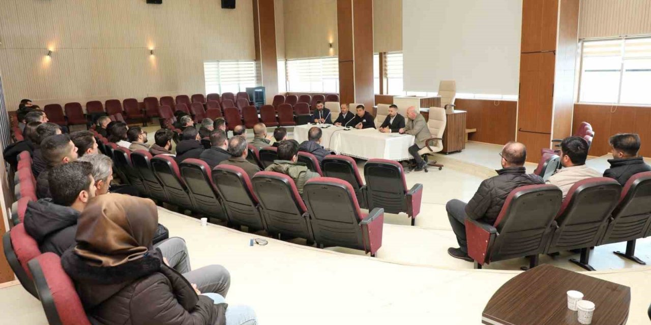 Erciş’te ‘deprem risk ve yapı kontrol değerlendirme toplantısı’ yapıldı