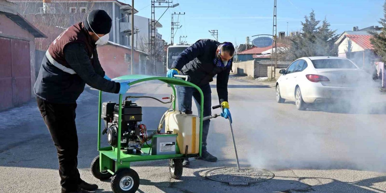 Van Büyükşehir Belediyesi vektörle mücadelenin startını verdi