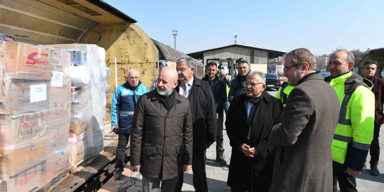 Başkan Büyükkılıç,  Tren Garı’ndaki yardım çalışmaları hakkında inceleme yaptı