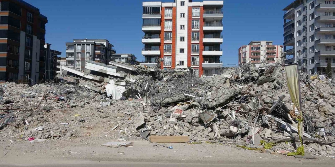 Çok sayıda kişinin öldüğü sitenin müteahhidi tutuklandı
