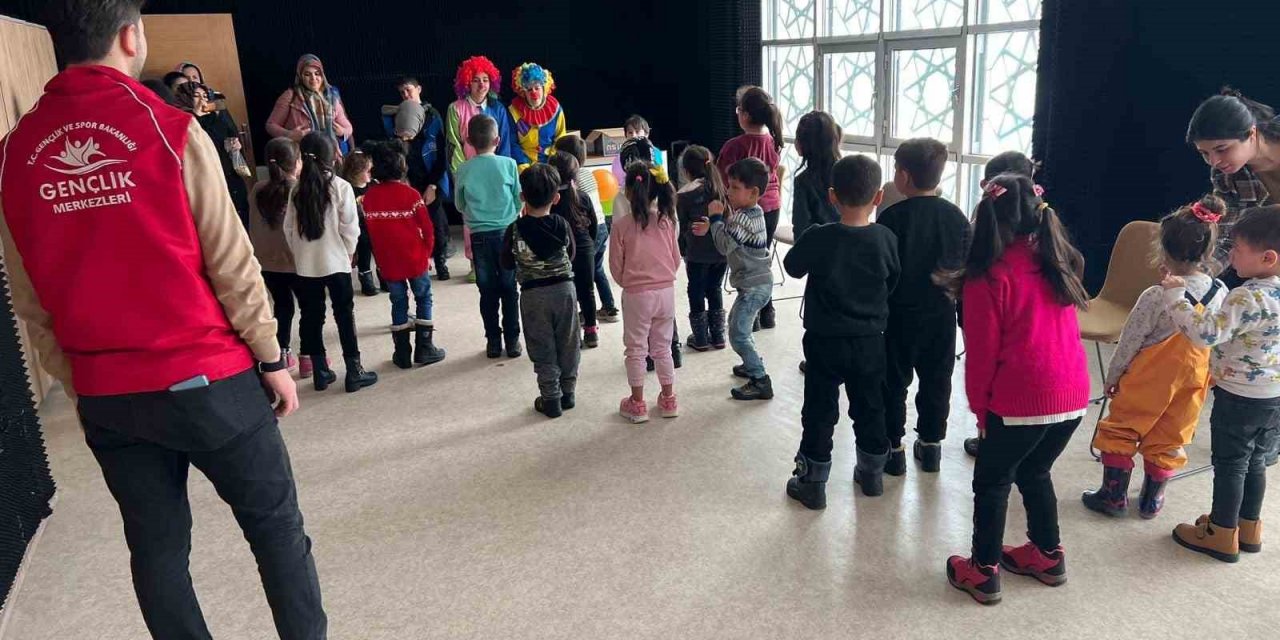 Depremzede çocuklara moral etkinliği gerçekleştirildi