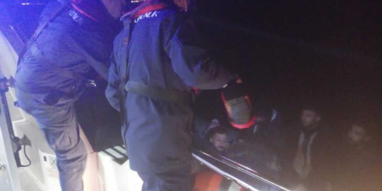 47 düzensiz göçmen kurtarıldı, 20’si yakalandı