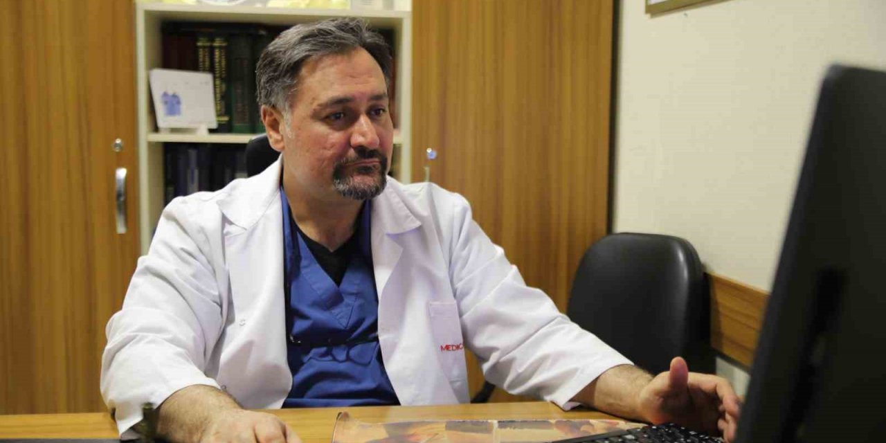 2 doktor sarsıntılara rağmen 20 saatte 50 depremzedeyi ameliyat etti