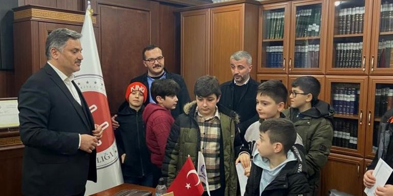 Minikler kazandıkları para ödülünü depremzelere bağışladı