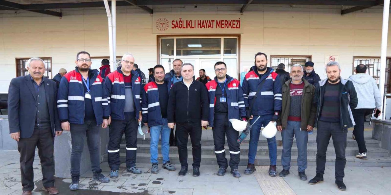 Rektör Altun, Kahramanmaraş’ta Hasar Tespit Çalışması Yapan Öğretim Üyelerinden Bilgiler Aldı