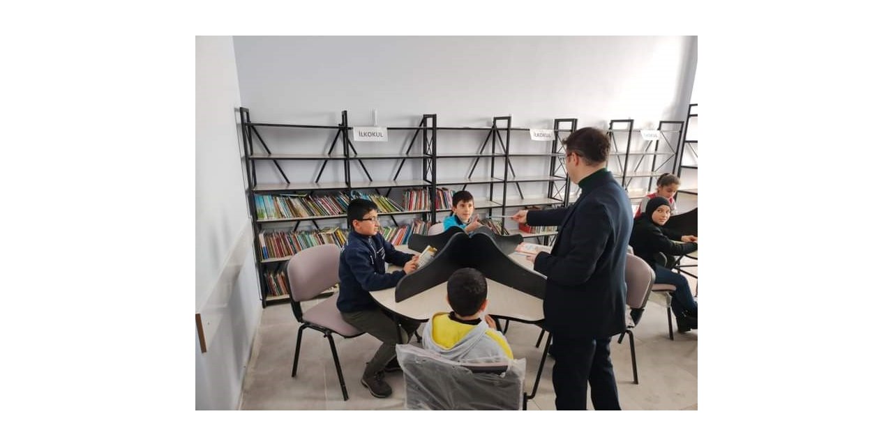 Özalp Belediyesinden öğrencilere 10 bin adet kitap dağıtıldı