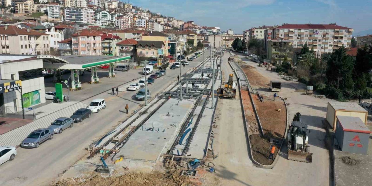Kuruçeşme tramvay hattı rayları döşeniyor