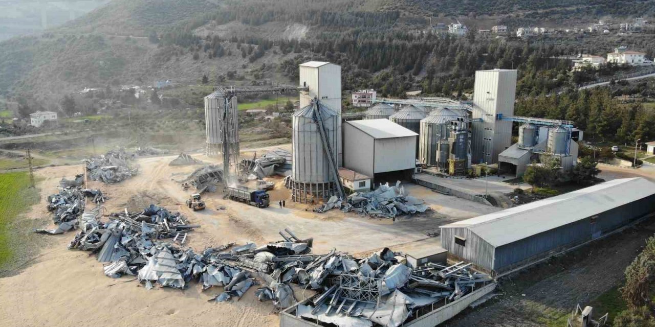 Asrın felakati dev siloları yerle bir etti