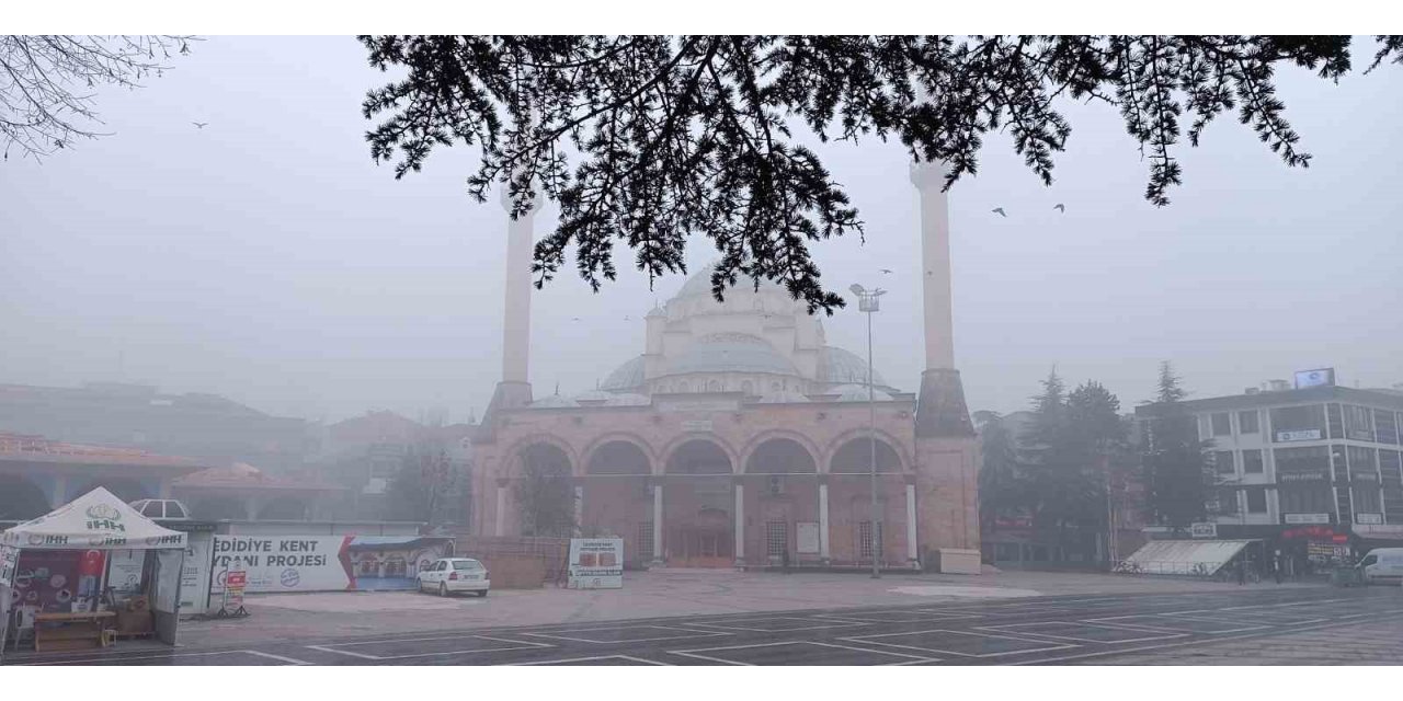 Düzce’de sis günlük yaşamı olumsuz etkiliyor