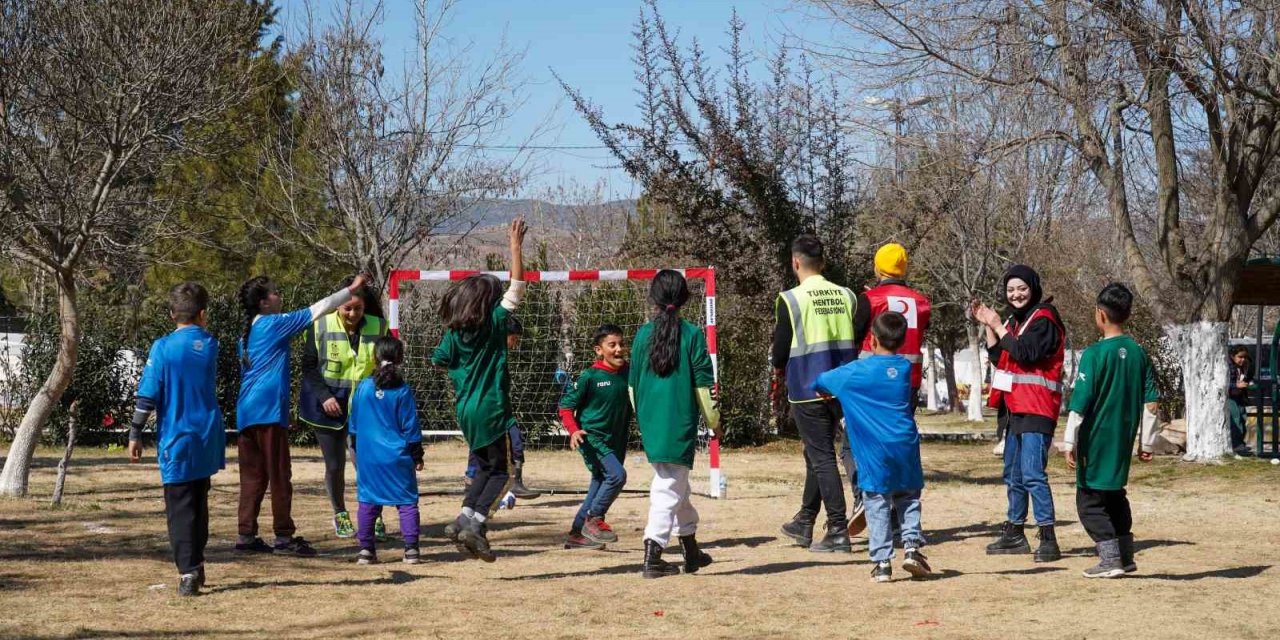 Kızılay’dan afetzede çocuklara yönelik psiko sosyal destek