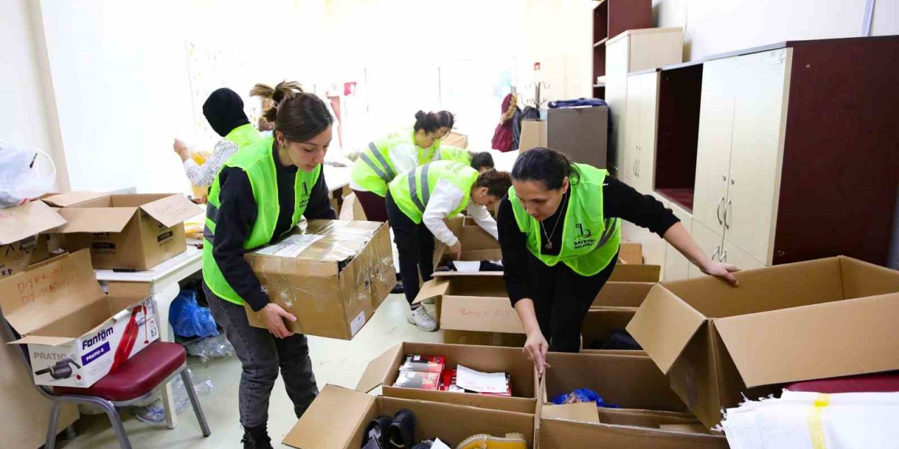 Bayraklı Belediyesi depremzedelere kucak açtı