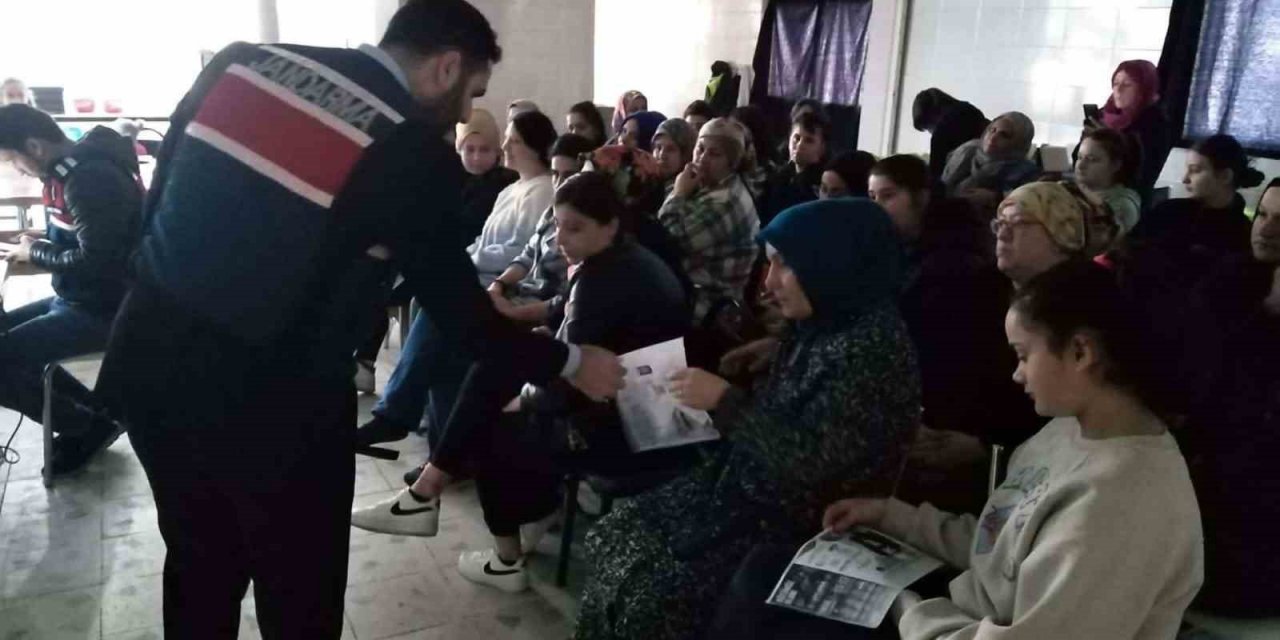 Sinop’ta “En İyi Narkotik Polisi Anne” eğitimi