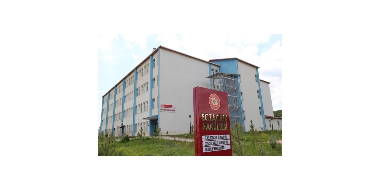 SCÜ Eczacılık Fakültesi akredite oldu