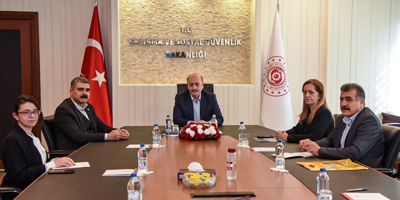 Bakan Bilgin, DİSK heyetini kabul etti
