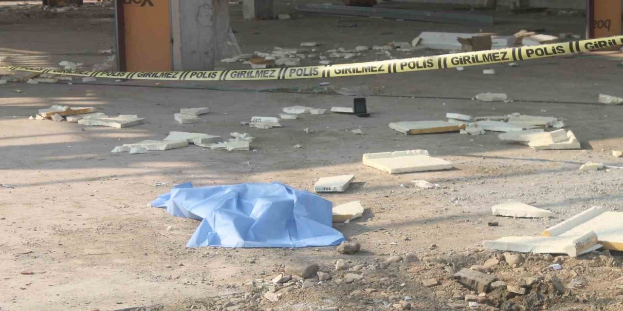 Çatıdan düşen işçi hayatını kaybetti