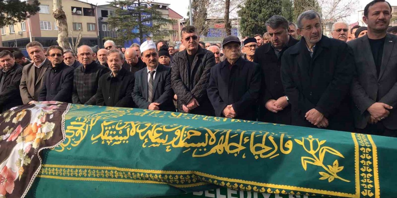 Kazada hayatını kaybeden yaşlı kadın defnedildi