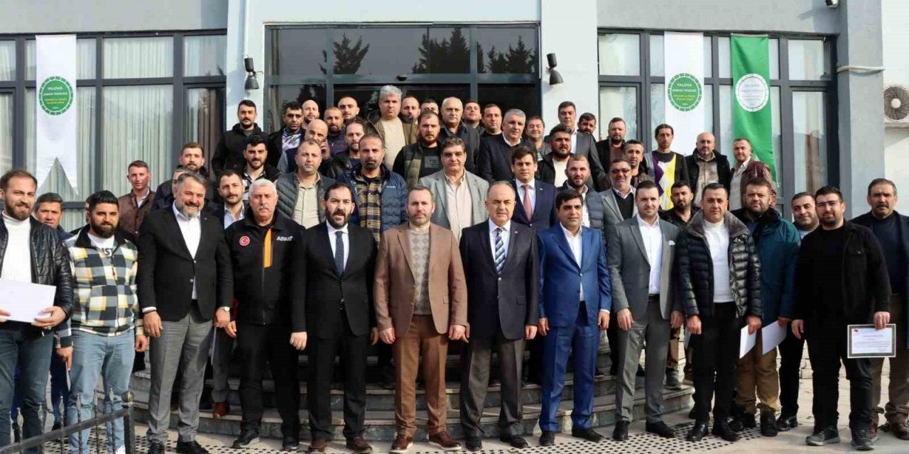 Depremzedelerin yardıma koşan iş makinesi operatörlerine teşekkür belgesi