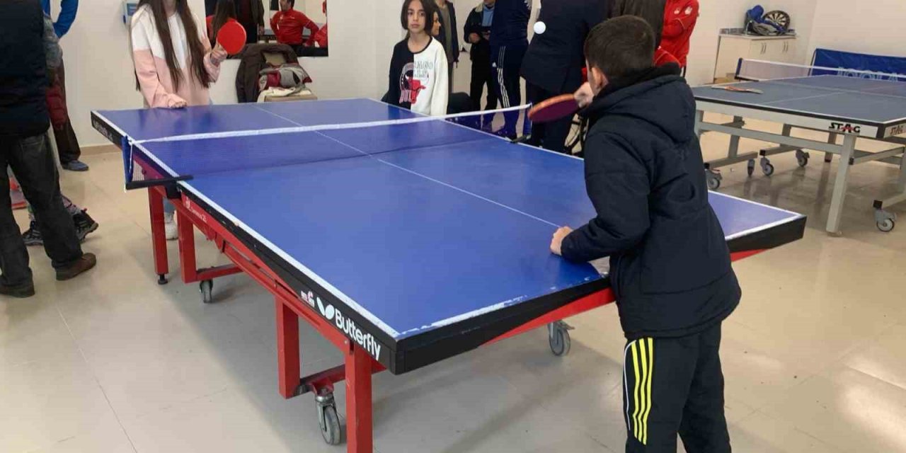 Paralimpik milli sporcular depremzede çocuklarla buluştu