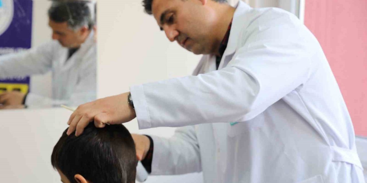 Melikgazi’den yurtlarda kalan depremzedelere berber hizmeti