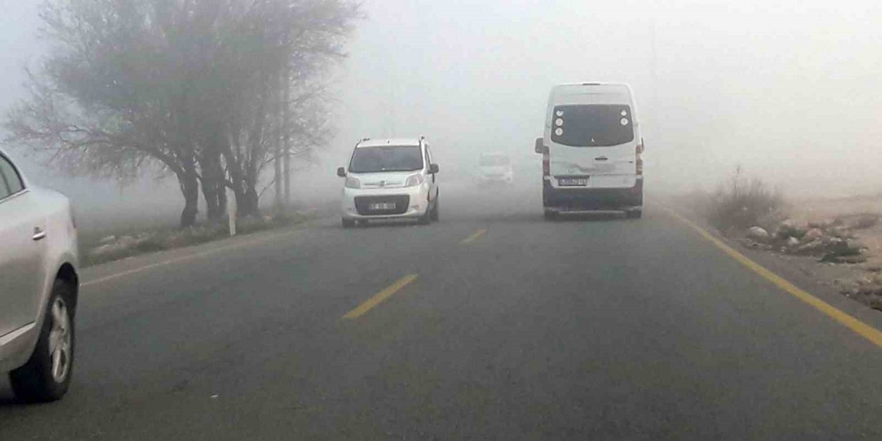 Menteşe’de sisli hava sürücüleri olumsuz etkiledi