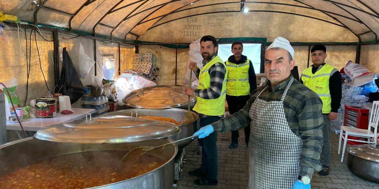 Dargeçit’ten her gün 5 bin depremzedeye sıcak yemek