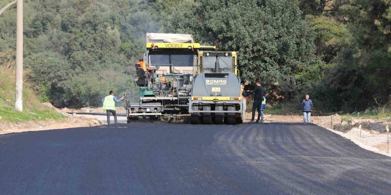 Bodrum Mümtaz Ataman Caddesinde birinci kat sıcak asfalt dökümü tamamlandı