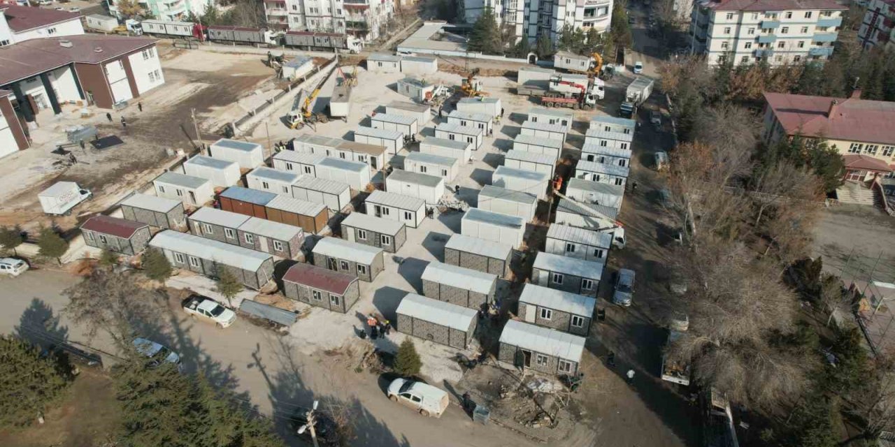 Gökmen Çiçek, "Enkazları bitirip pazartesi günü bambaşka bir Elbistan’a uyanmak istiyoruz"