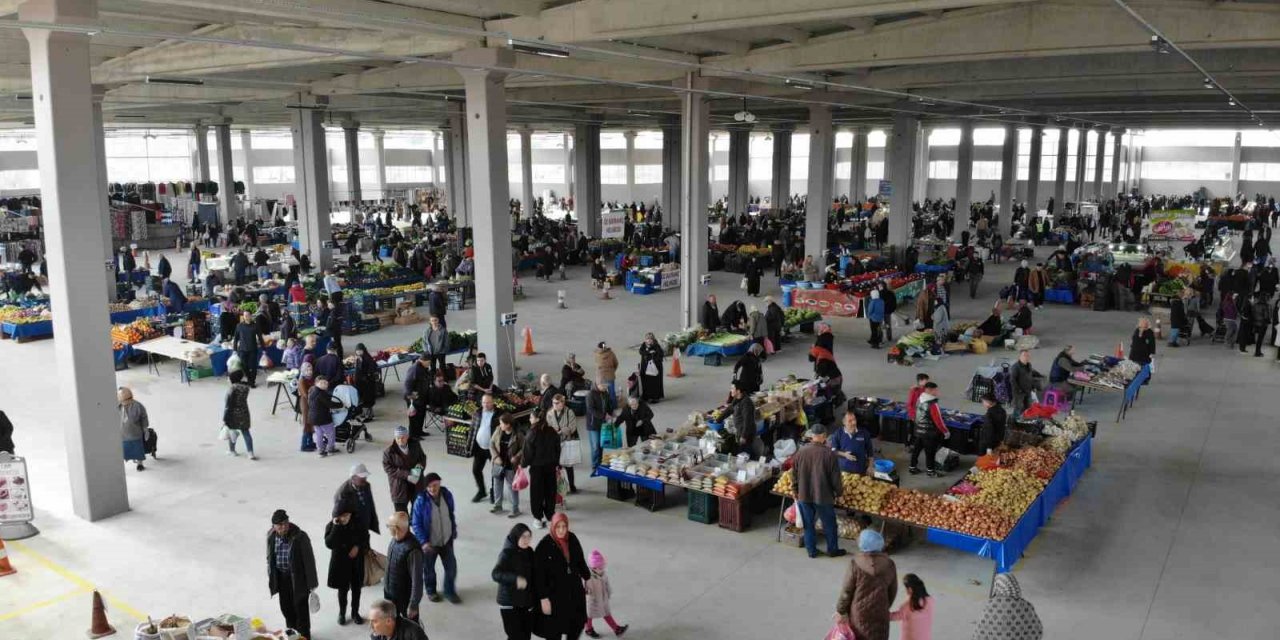 Lapseki’de kapalı pazaryeri açıldı