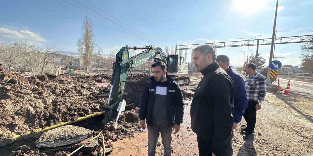 Depremin vurduğu Gölbaşı’nda depolara su verildi