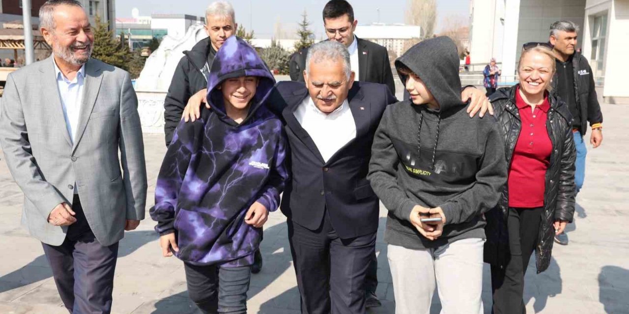Kayseri Büyükşehir’den Depremzede Öğrencilere Ücretsiz Ulaşım İmkanı