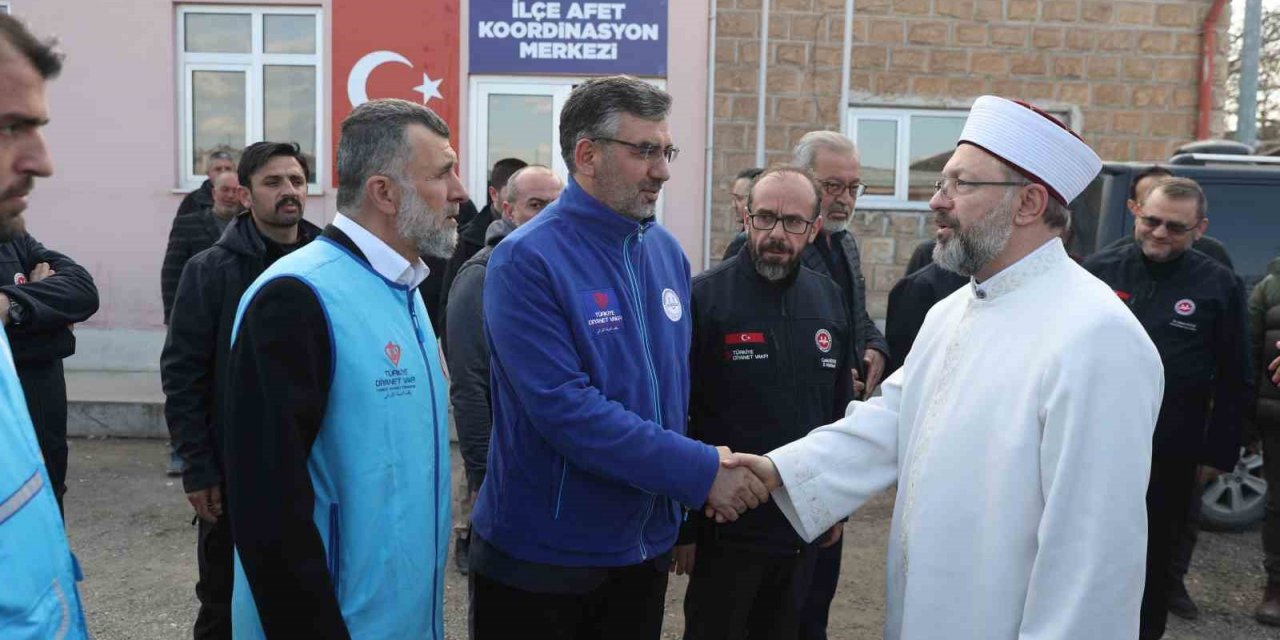 Diyanet İşleri Başkanı Erbaş, Adıyaman’da ziyaretlerde bulundu