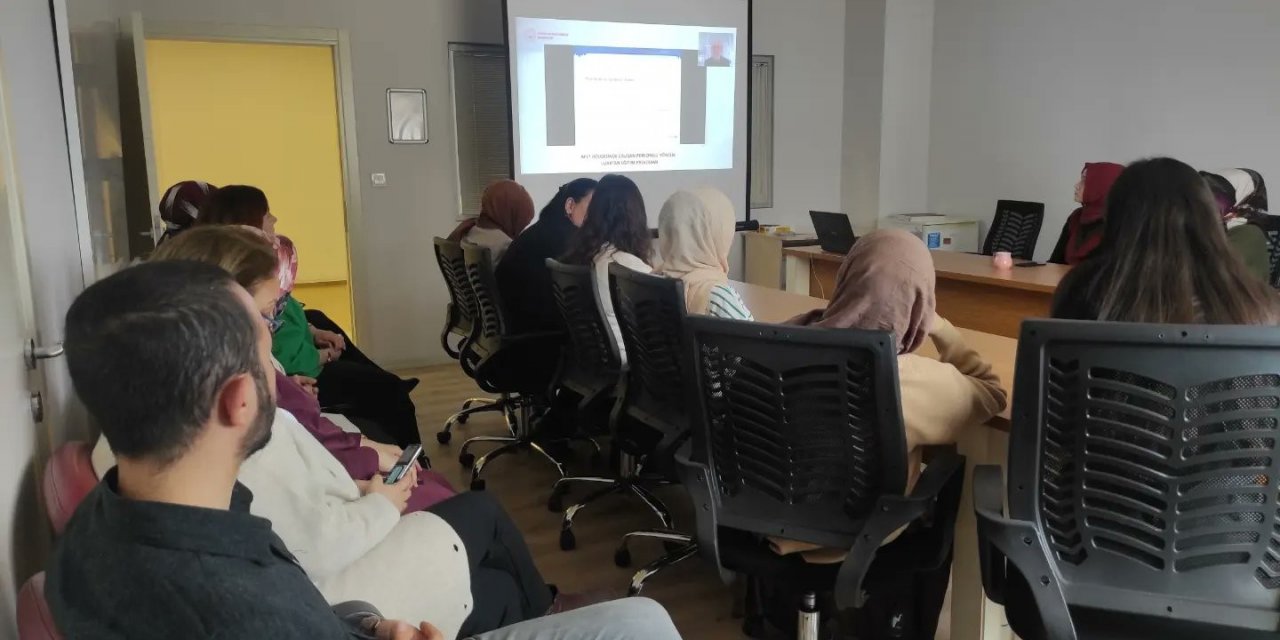 Afet bölgelerinde çalışan ekiplere eğitim verildi