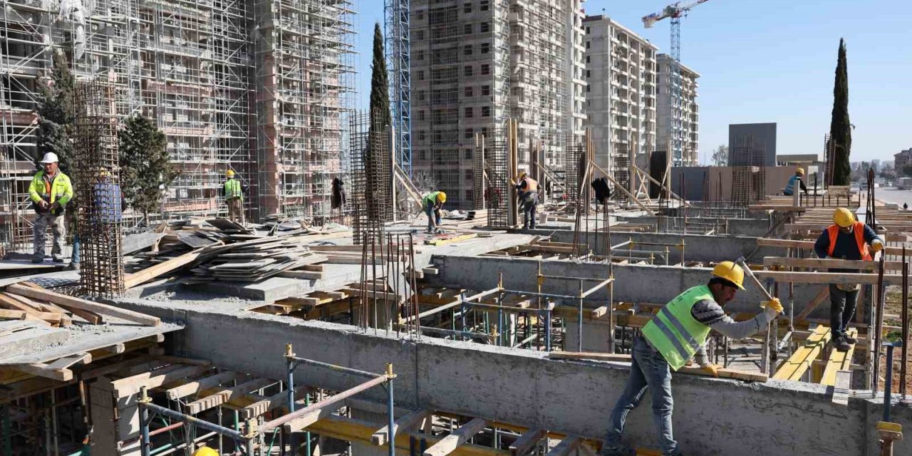 Güneş Mahallesi’nde 4 bloğun kaba inşaatı tamamlandı