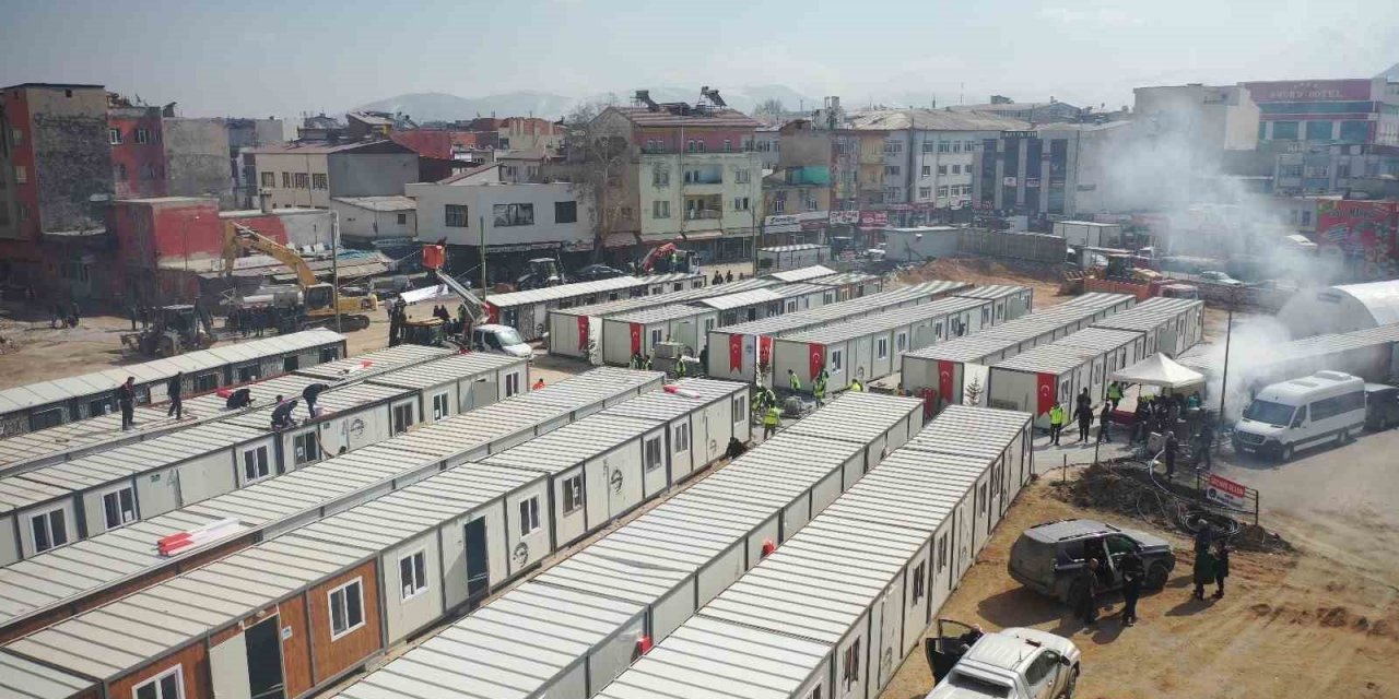 Afet bölgesindeki ilk ’konteyner çarşı’, yarın Elbistan’da hizmet verecek