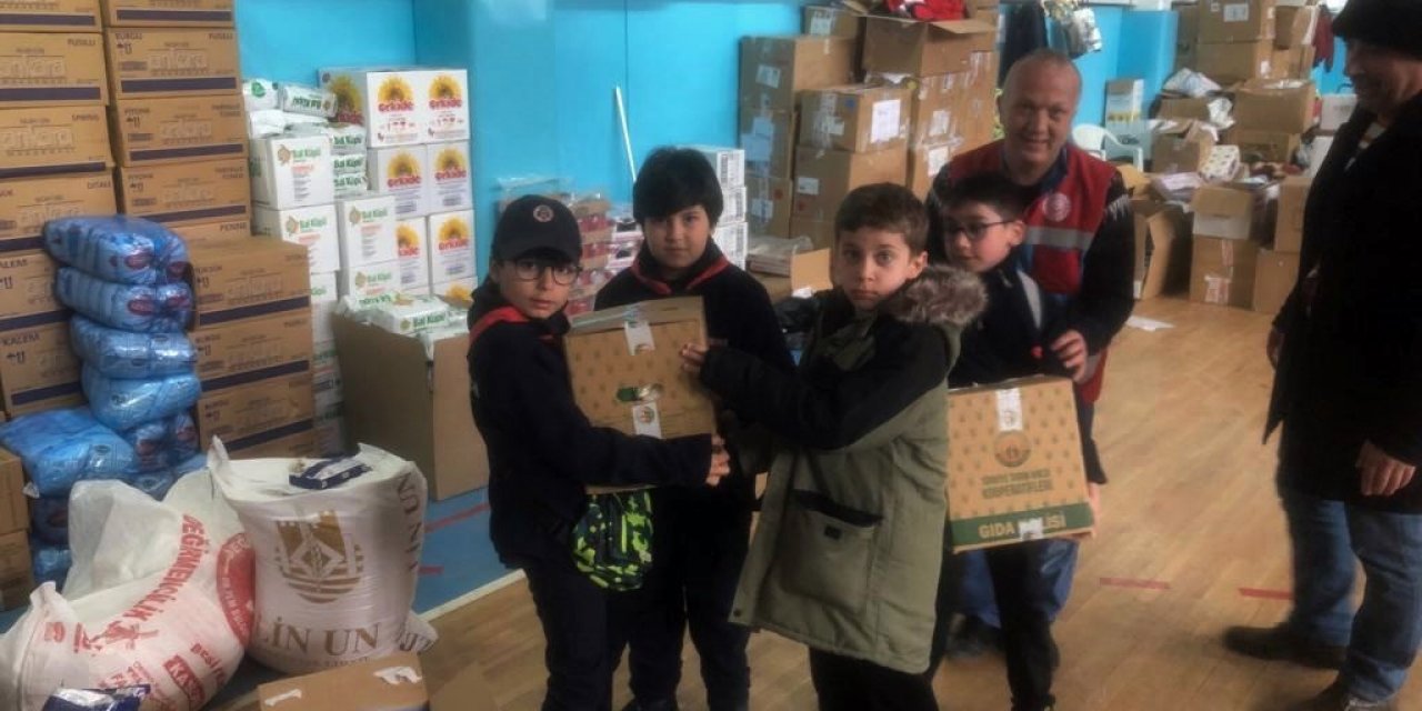 Yozgat’ta öğrenciler depremzede çocuklara oyuncaklarını gönderdi