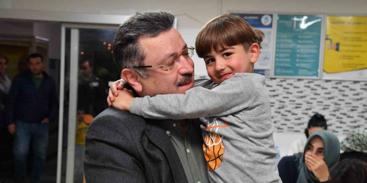 Trabzon depremzedelerin tüm sorunları ile yakından ilgileniyor