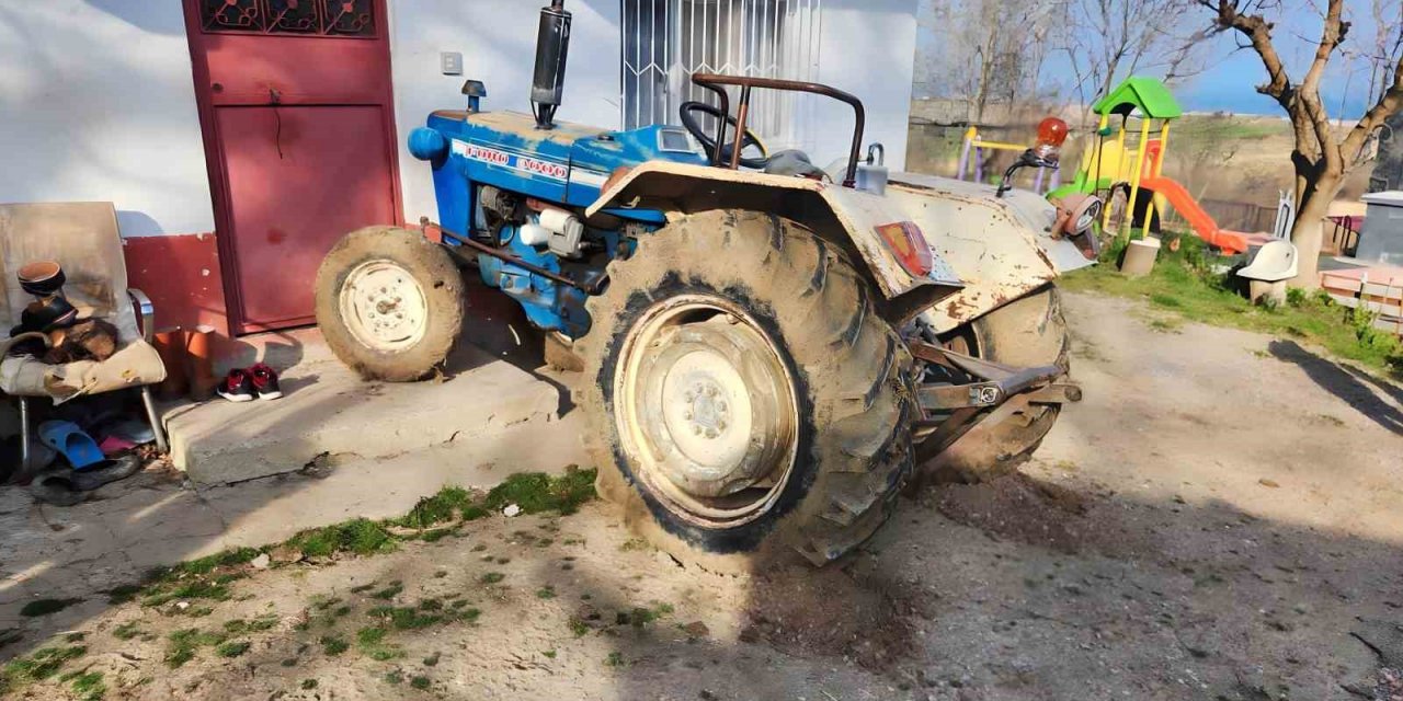 Üzerinden traktör geçen yaşlı adam ağır yaralandı