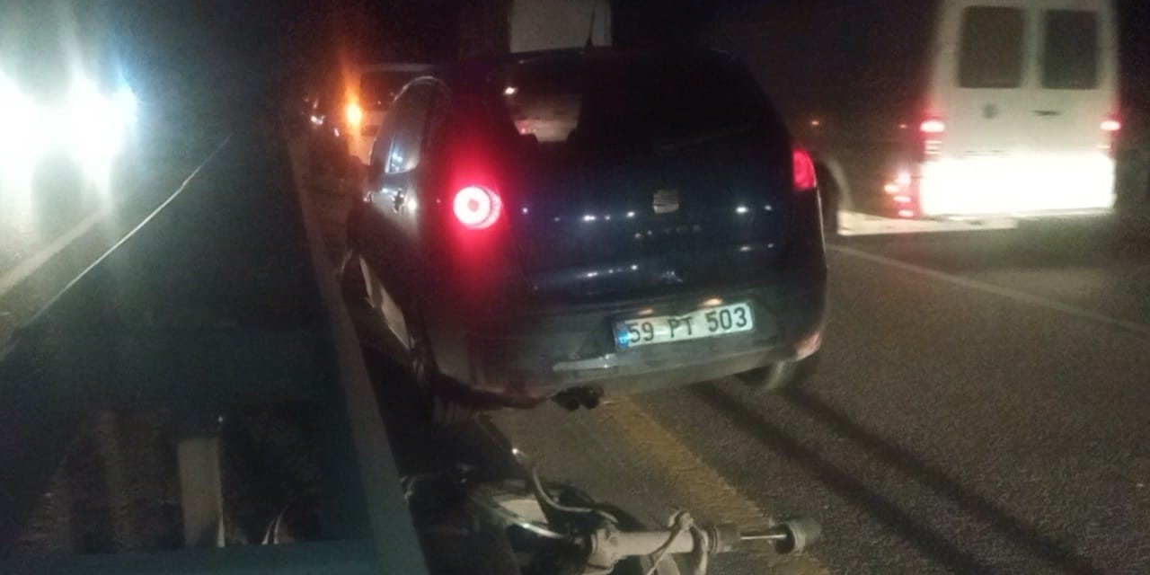 D-650’de kontrolden çıkan otomobil bariyerlere çarptı