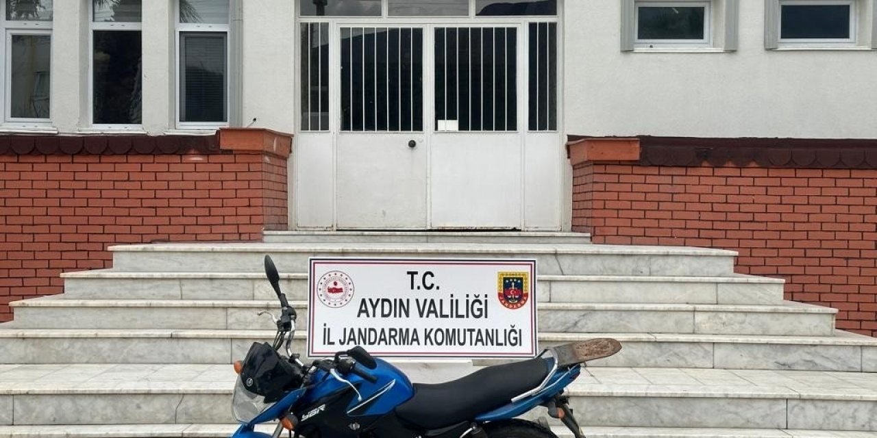 Çaldıkları motoru parçalamak isterken suçüstü yakalandı